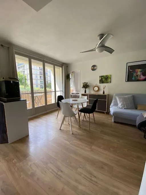 Apartment Appart T2 Cosy Renove En Centre Ville Avec Parking Aix-en-Provence